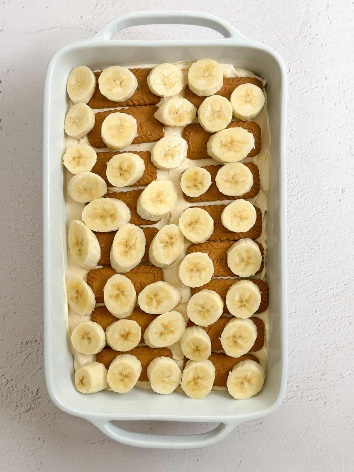 layers of pudding, cookies and banana slices.