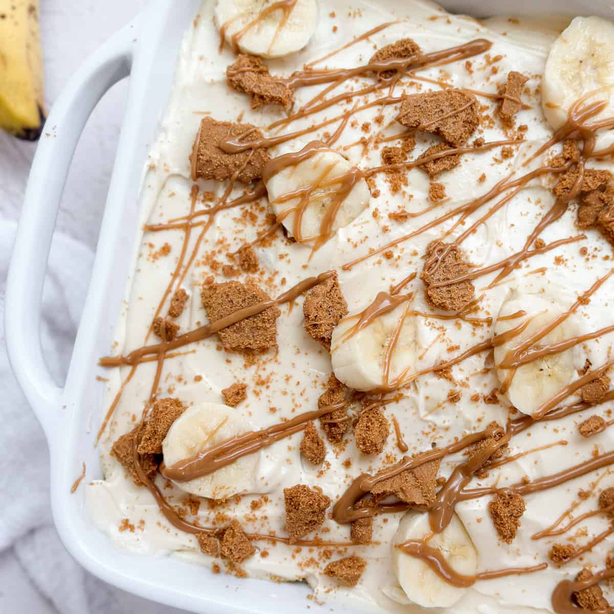Biscoff banana pudding in the serving dish.