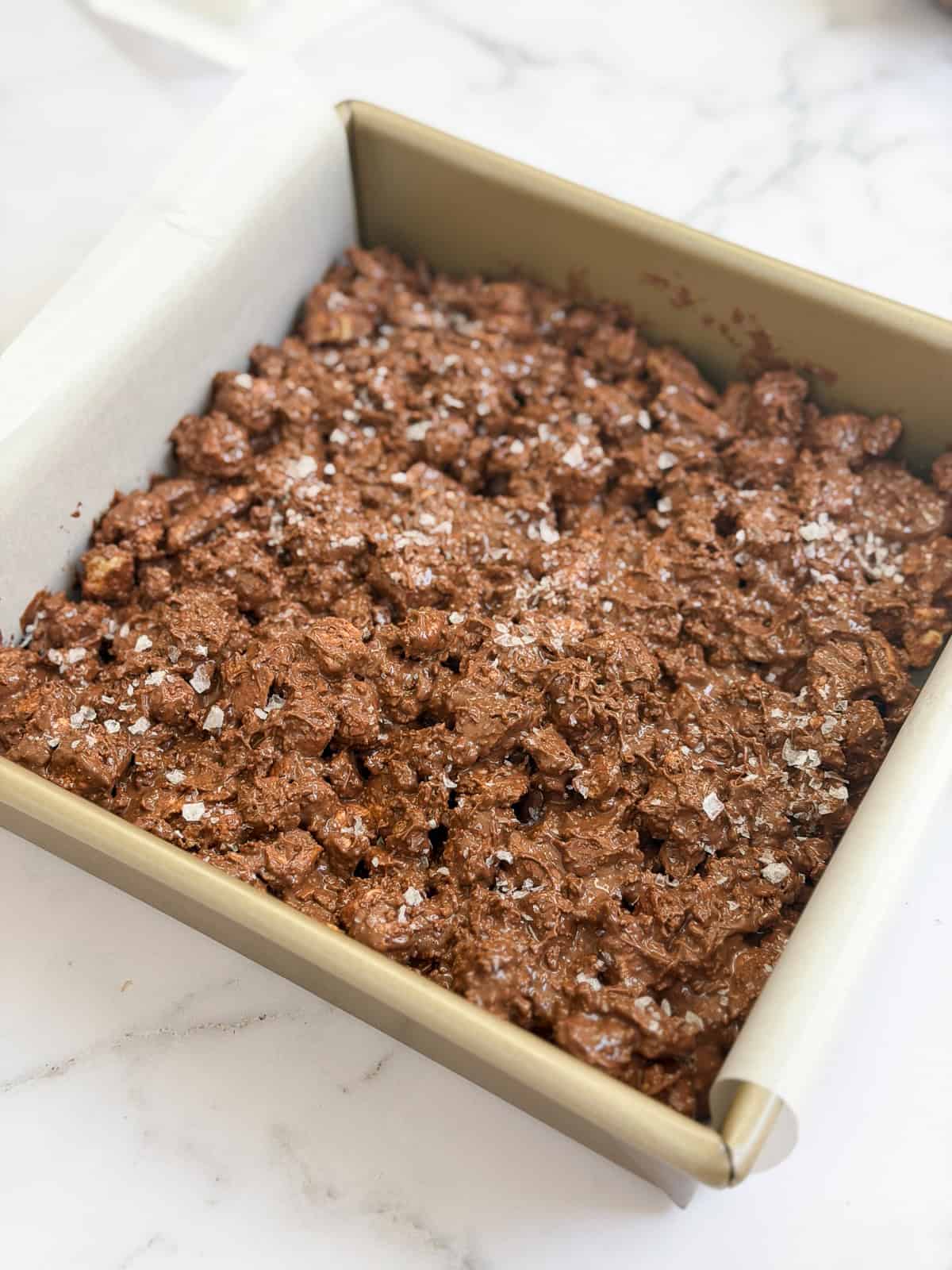 a side view of the easy s'mores bark.