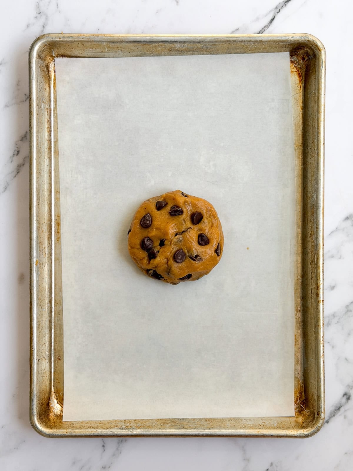 one cookie ball before baking.